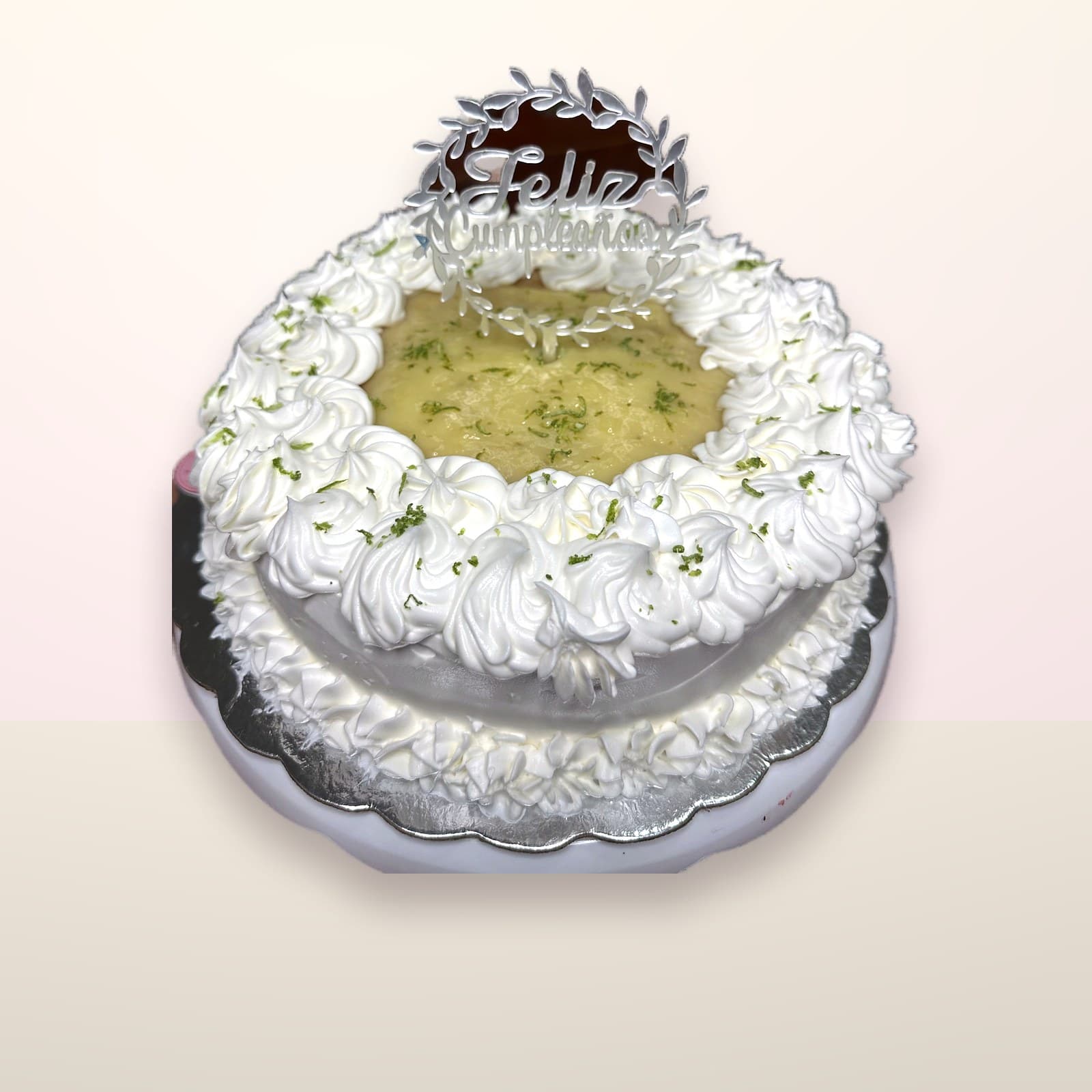 Torta decorada Corona Blanca